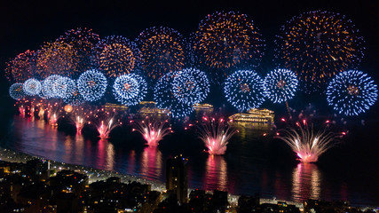 FOGOS E PIROTECNIA